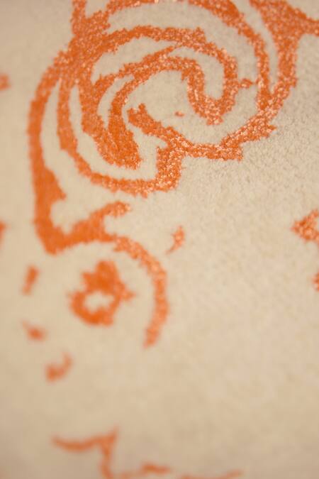 Qaaleen White New Zealand Wool And Viscose Silk Opulence Carpet at Aza Fashions Qaaleen_White New Zealand Wool And Viscose Silk Opulence Carpet_at_Aza_Fashions