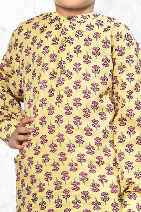 Samyukta Singhania_Yellow Cotton Printed Floral Kurta _Online_at_Aza_Fashions