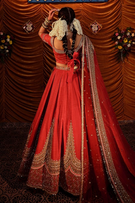 A Complete Guide to Style Your Golden Lehenga with Red Dupatta and Look  Stunning on the D-Day
