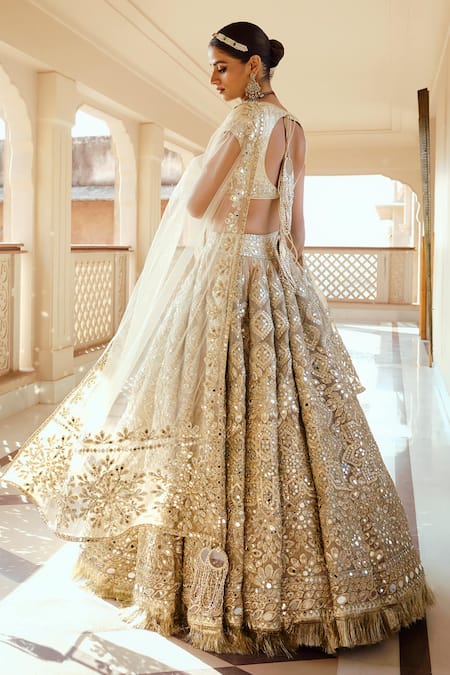 Fashion Blogger Kritika Khurana Gets Rokafied In The Prettiest Ever  Ceremony! | Wedding lehenga designs, Indian wedding outfits, Indian dresses  traditional