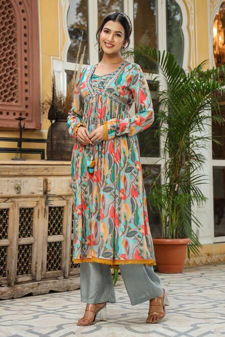 Bairaas_Green Lining Cotton, Pant Shantoon, Kurtaand Dupatta Chinnon Pattern Set_Online_at_Aza_Fashions