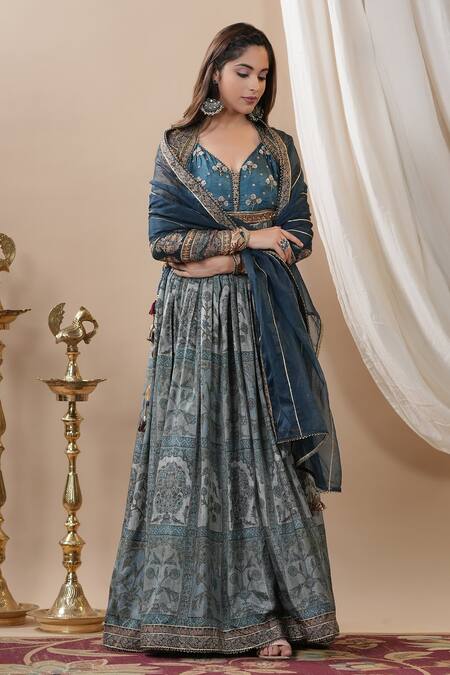 Bairaas_Blue Organza Embroidery V-neck Flower Pattern Anarkali With Dupatta_at_Aza_Fashions