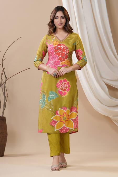Bairaas_Green Kurta And Dupatta Muslin Printed Floral Pattern V Neck Straight Set_Online_at_Aza_Fashions