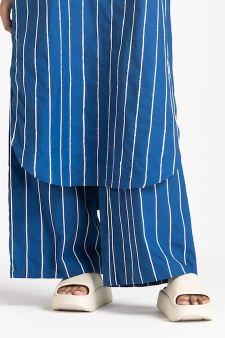 Buy Three Blue Poplin Collared Embroidered Tunic And Pant Set Online at Aza Fashions Buy_Three_Blue Poplin Collared Embroidered Tunic And Pant Set _Online_at_Aza_Fashions