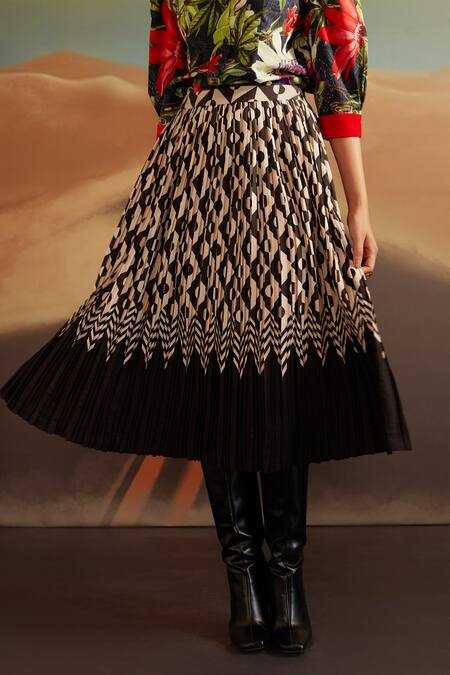 Verb By Pallavi Singhee_Beige Polyester Geometric Print Pleated Skirt_Online_at_Aza_Fashions