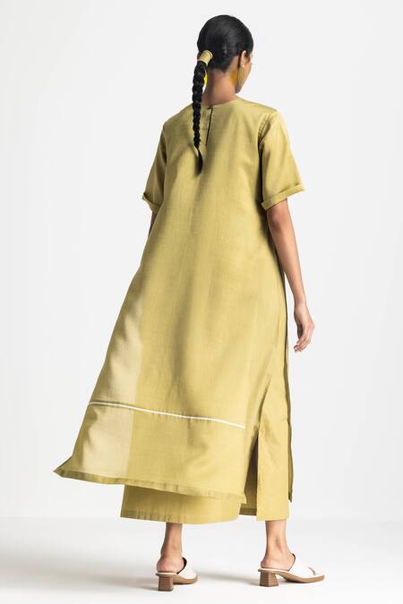 Shop Three Green Chanderi, Poplin Applique Round Neck Double Layer Midi Dress at Aza Fashions Shop_Three_Green Chanderi, Poplin Applique Round Neck Double Layer Midi Dress _at_Aza_Fashions