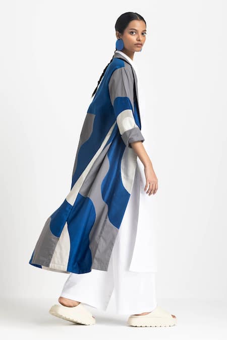 Three White Poplin Solid Shirt Collar Straight Tunic Online at Aza Fashions Three_White Poplin Solid Shirt Collar Straight Tunic _Online_at_Aza_Fashions