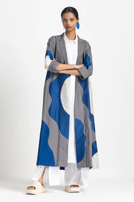 Shop Three White Poplin Solid Shirt Collar Straight Tunic Online at Aza Fashions Shop_Three_White Poplin Solid Shirt Collar Straight Tunic _Online_at_Aza_Fashions