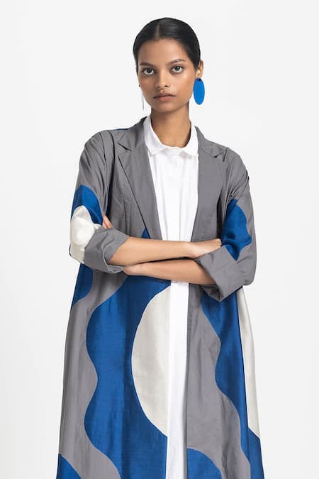 Three White Poplin Solid Shirt Collar Straight Tunic at Aza Fashions Three_White Poplin Solid Shirt Collar Straight Tunic _at_Aza_Fashions