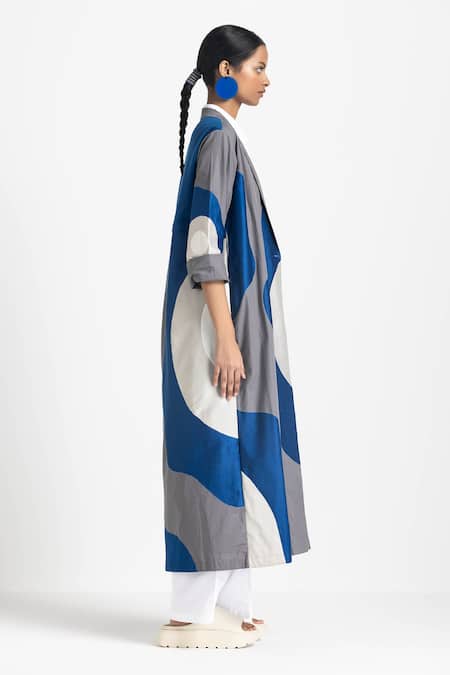 Buy Three White Poplin Solid Shirt Collar Straight Tunic Buy_Three_White Poplin Solid Shirt Collar Straight Tunic