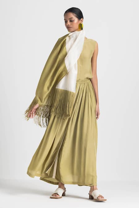 Shop Three Green Chanderi Two Tone Scarf at Aza Fashions Shop_Three_Green Chanderi Two Tone Scarf _at_Aza_Fashions