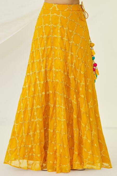 Naintara Bajaj_Yellow Raw Silk Embroidered Floral V Neck Crop Top And Lehenga Set _at_Aza_Fashions