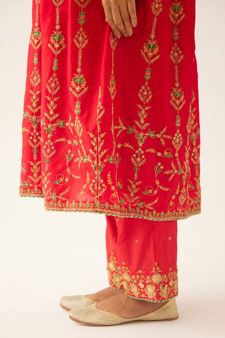 Kora_Red , Organza Embroidery, Sequins V-neck Dori Kurta Pant Set _at_Aza_Fashions