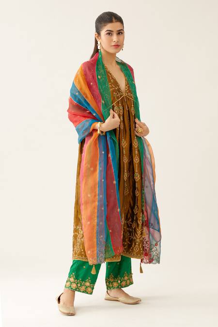 Shop Kora Gold , Organza, Cotton Sequins, Beads, Thread Kurta Pant Set Shop_Kora_Gold , Organza, Cotton Sequins, Beads, Thread Kurta Pant Set