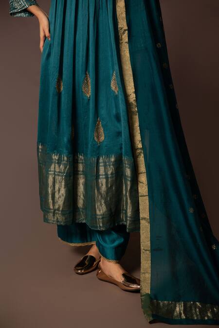 Myoho_Blue Chanderi, Silk Embroidery V-neck Hemline Kurta Pant Set _Online_at_Aza_Fashions