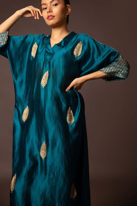 Myoho_Blue Silk Embroidery V-neck Hand Kurta And Pant Set _Online_at_Aza_Fashions