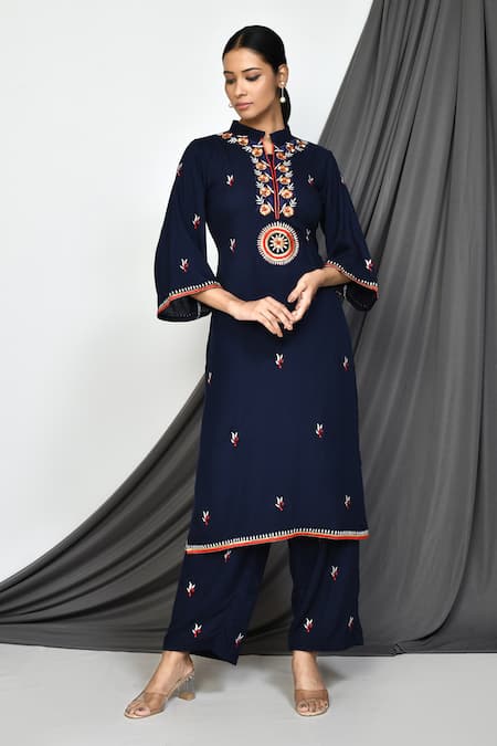 Samyukta Singhania Buttercup Flora Embroidered Kurta With Pant 