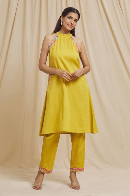 Tarini Vij Armhole Embroidered Kurta & Pant Set 