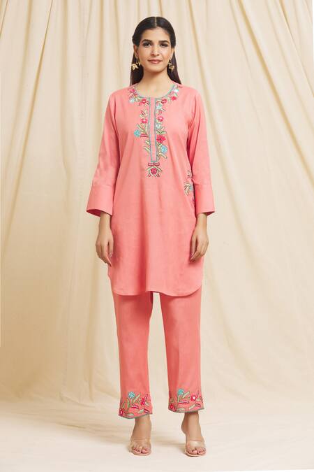 Buy Tarini Vij Pink Linen, Cotton Mirrors, Embroidery Round Neck Petunia Kurta With Pant Online at Aza Fashions Buy_Tarini Vij_Pink Linen, Cotton Mirrors, Embroidery Round Neck Petunia Kurta With Pant _Online_at_Aza_Fashions