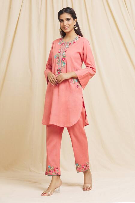 Shop Tarini Vij Pink Linen, Cotton Mirrors, Embroidery Round Neck Petunia Kurta With Pant Online at Aza Fashions Shop_Tarini Vij_Pink Linen, Cotton Mirrors, Embroidery Round Neck Petunia Kurta With Pant _Online_at_Aza_Fashions