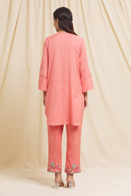 Tarini Vij Pink Linen, Cotton Mirrors, Embroidery Round Neck Petunia Kurta With Pant Online at Aza Fashions Tarini Vij_Pink Linen, Cotton Mirrors, Embroidery Round Neck Petunia Kurta With Pant _Online_at_Aza_Fashions