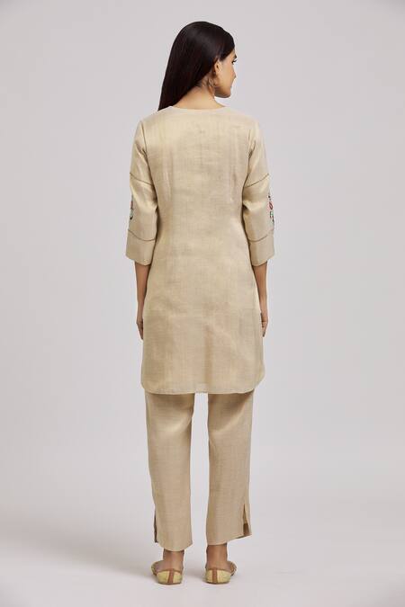 Shop Tarini Vij Gold Tissue Embroidery Keyhole Neck Flora Kurta With Pant at Aza Fashions Shop_Tarini Vij_Gold Tissue Embroidery Keyhole Neck Flora Kurta With Pant_at_Aza_Fashions