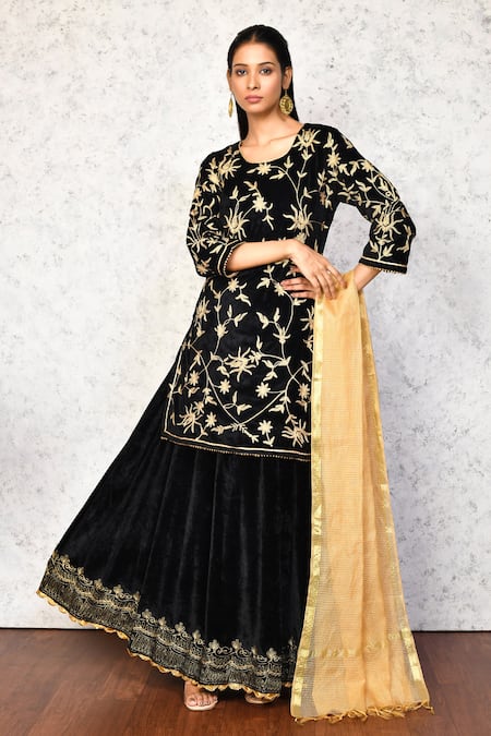 Samyukta Singhania Black Kurta And Lehenga Velvet Embroidery Floral Round Neck Set 