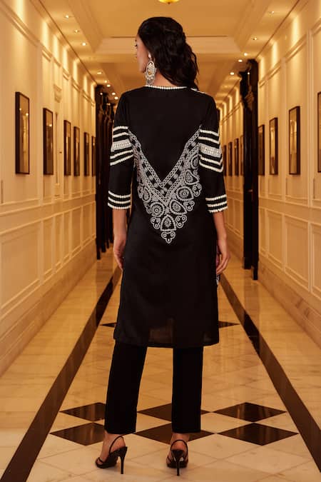 Shop Qala Clothing Black Cotton Embroidery Split V-neck Nysa Schiffli Kurta With Pant at Aza Fashions Shop_Qala Clothing_Black Cotton Embroidery Split V-neck Nysa Schiffli Kurta With Pant _at_Aza_Fashions