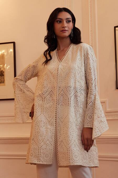 Qala Clothing White Cotton Cut Work V-neck Kiara Rosa Schiffli Kurta And Pant Set Online at Aza Fashions Qala Clothing_White Cotton Cut Work V-neck Kiara Rosa Schiffli Kurta And Pant Set _Online_at_Aza_Fashions