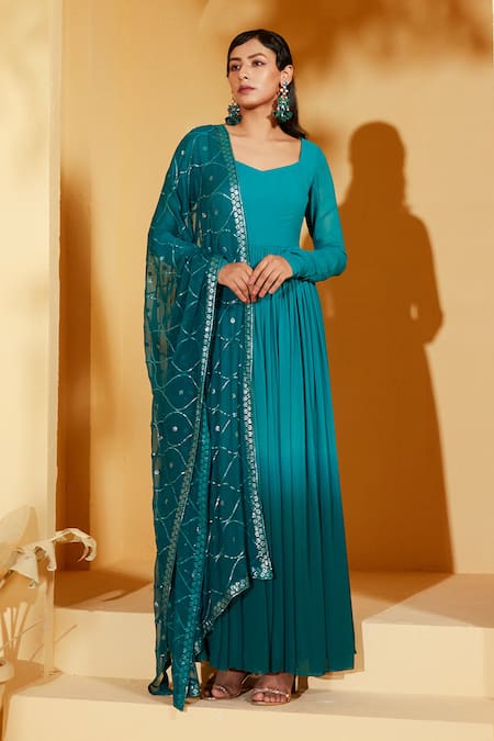 Suruchi Parakh_Green Chiffon, Georgette Sequins V-neck Plain Anarkali With Embroidered Dupatta _Online_at_Aza_Fashions