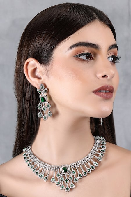 Auraa Trends Green American Diamond Zircon Embellished Drop Pattern Necklace Set