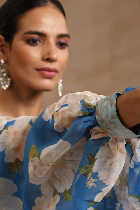 Pomcha Jaipur_Blue Organza Embroidery Sweetheart Neck Gul Fiza Floral Pattern Lehenga Set _at_Aza_Fashions