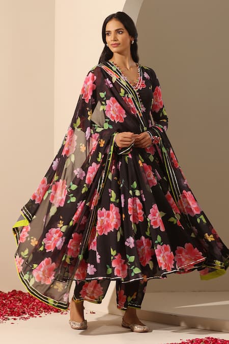 Pomcha Jaipur_Black Georgette Gota Patti V-neck Gul Gulaab Embroidered Anarkali Pant Set _at_Aza_Fashions