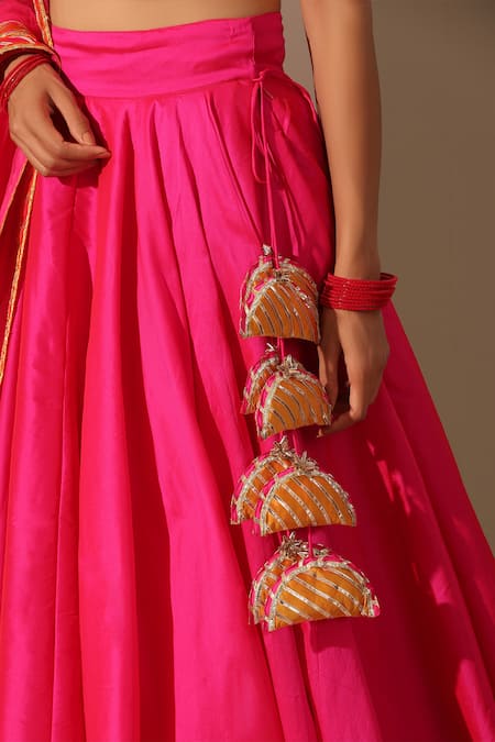Buy_Pomcha Jaipur_Pink Taffeta, Net Gota Patti V-neck Gul Tasseled Lehenga Set 