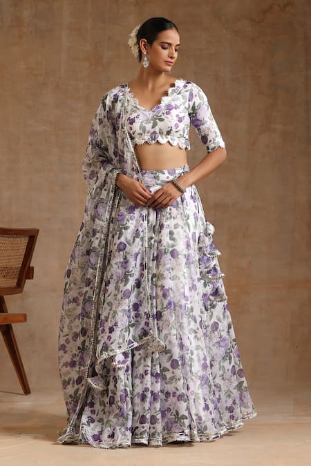 Buy_Pomcha Jaipur_White Organza Lace Scoop Neck Gul Jamini Floral Pattern Lehenga Set _Online_at_Aza_Fashions