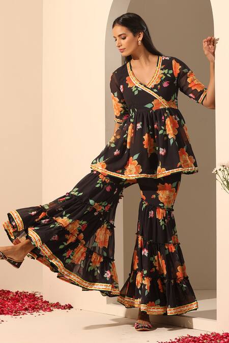 Pomcha Jaipur_Black Georgette Gota Patti V-neck Floral Pattern Peplum Tunic And Sharara Set _Online_at_Aza_Fashions
