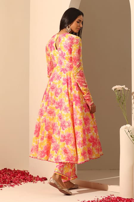 Pomcha Jaipur_Yellow Muslin, Chiffon Embroidery V-neck Gul Rangrez Floral Pattern Angarkha Set _Online_at_Aza_Fashions