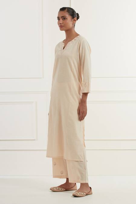 Kamaltaas_Peach Cotton Embroidery Split V-neck Placement Pitta Kurta Pant Set _at_Aza_Fashions
