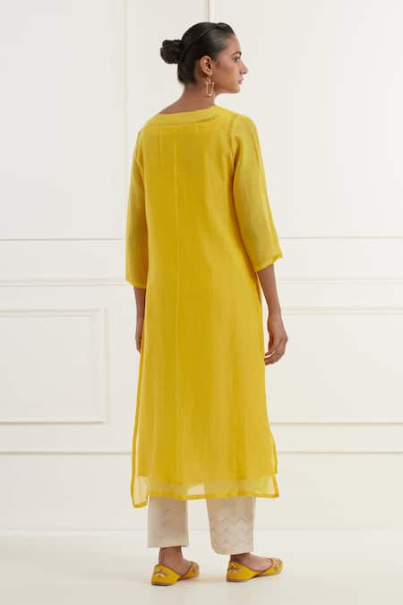 Kamaltaas Placement Floral Pitta Embroidered Kurta & Pant Set 