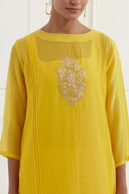 Kamaltaas_Yellow Chanderi, Cotton Embroidery Round Neck Placement Floral Pitta Kurta _Online_at_Aza_Fashions
