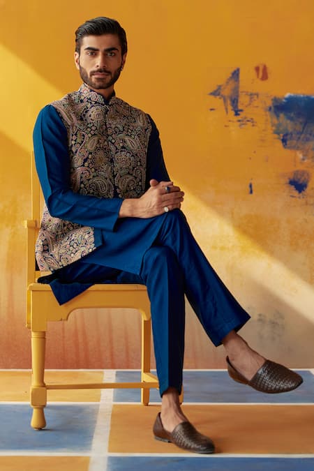 Shop Mrunalini Rao Blue Silk Embroidery Bundi Kurta Set at Aza Fashions Shop_Mrunalini Rao_Blue Silk Embroidery Bundi Kurta Set _at_Aza_Fashions