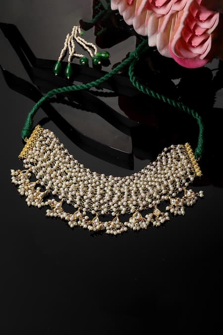 Dugran By Dugristyle White Kundan Embellished Choker Necklace Online at Aza Fashions Dugran By Dugristyle_White Kundan Embellished Choker Necklace _Online_at_Aza_Fashions