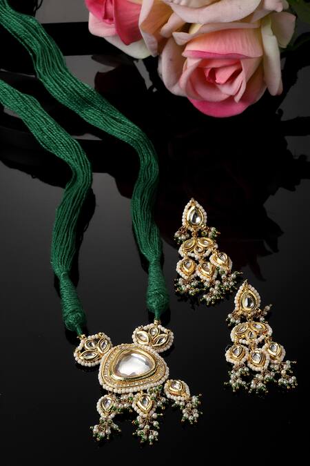 Dugran By Dugristyle White Pearls, Applique, Diamonds American Embellished Choker Necklace Set Online at Aza Fashions Dugran By Dugristyle_White Pearls, Applique, Diamonds American Embellished Choker Necklace Set _Online_at_Aza_Fashions