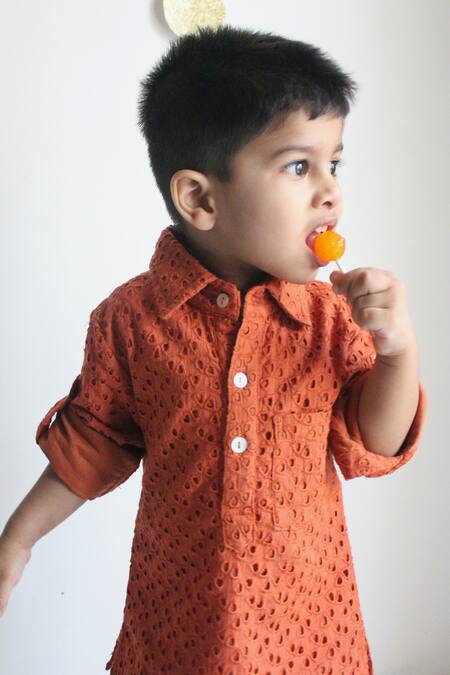 Charkhee Orange Poplin Embroidery Schiffli Work Kurta Online at Aza Fashions Charkhee_Orange Poplin Embroidery Schiffli Work Kurta _Online_at_Aza_Fashions