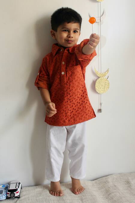 Buy Charkhee Orange Poplin Embroidery Schiffli Work Kurta Online at Aza Fashions Buy_Charkhee_Orange Poplin Embroidery Schiffli Work Kurta _Online_at_Aza_Fashions