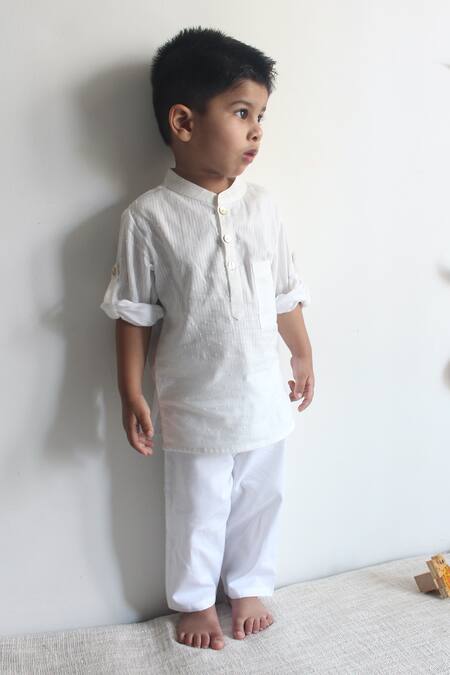 Charkhee_White Cotton, Poplin Textured Kurta With Pyjama _at_Aza_Fashions