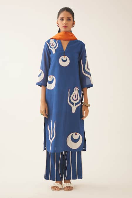 Buy_Kora_Blue Silk, Cotton Embroidery Split V-neck Applique Straight Kurta Pant Set _Online_at_Aza_Fashions
