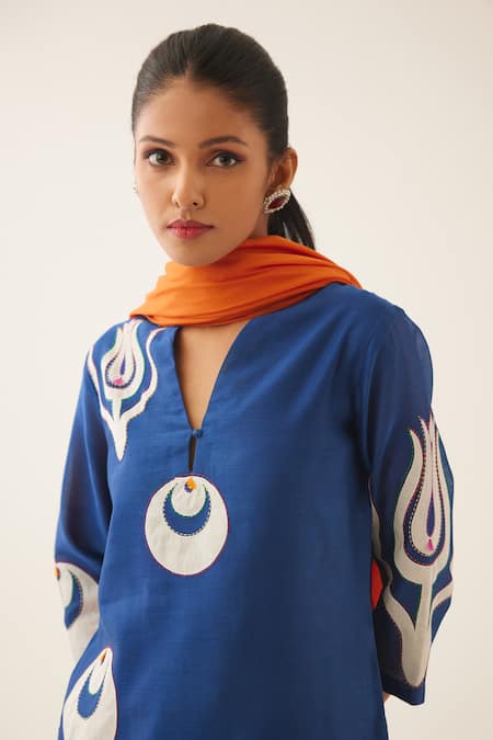 Shop_Kora_Blue Silk, Cotton Embroidery Split V-neck Applique Straight Kurta Pant Set _Online_at_Aza_Fashions