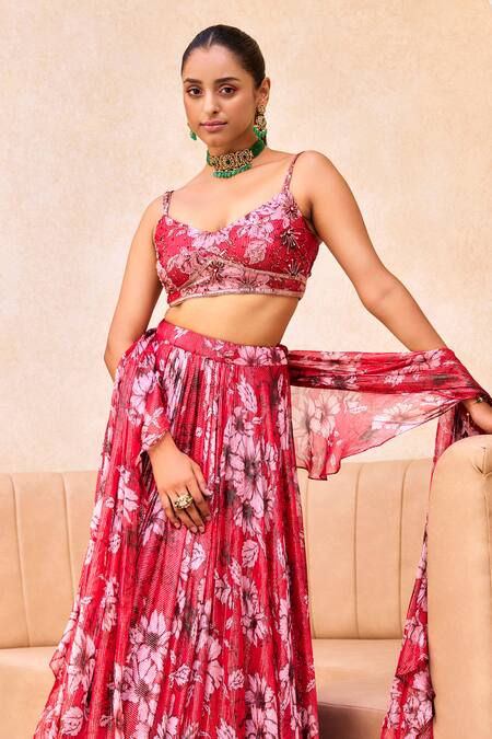 Label Sanya Gulati Red Georgette, Silk Embroidery Scoop Neck Floral Print Shimmer Lehenga Set Online at Aza Fashions Label Sanya Gulati_Red Georgette, Silk Embroidery Scoop Neck Floral Print Shimmer Lehenga Set _Online_at_Aza_Fashions