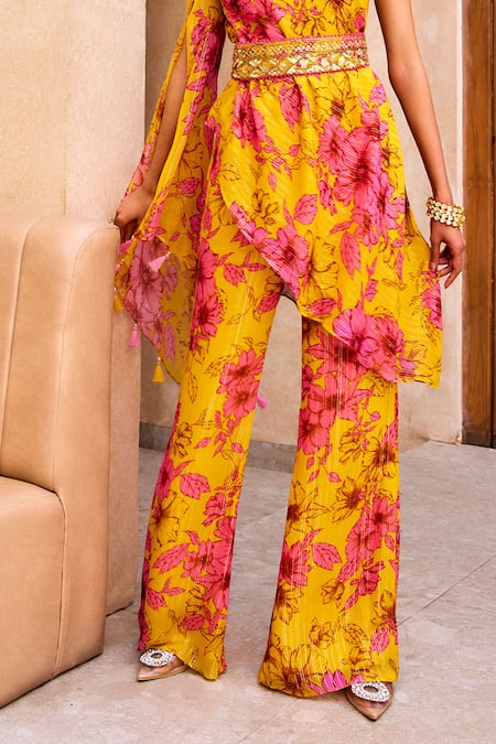 Label Sanya Gulati Yellow Georgette, Chiffon Embroidery One Floral Print Kurta And Pant Set Online at Aza Fashions Label Sanya Gulati_Yellow Georgette, Chiffon Embroidery One Floral Print Kurta And Pant Set _Online_at_Aza_Fashions